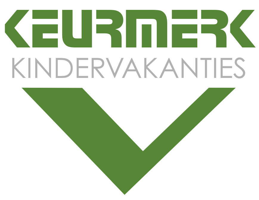 Het logo van Keurmerk Kindervakanties, met groene en grijze tekst en een gestileerd vinkje als symbool voor goedgekeurde kwaliteit en veiligheid.